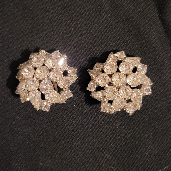Weiss Vintage Clip-On Rhinestone Earrings - Picture 1 of 7